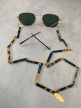 Load image into Gallery viewer, Palmira Tortoise Sunglass Chain
